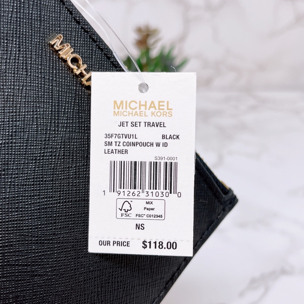 Michael Kors Cardholder - Picture 3 of 7